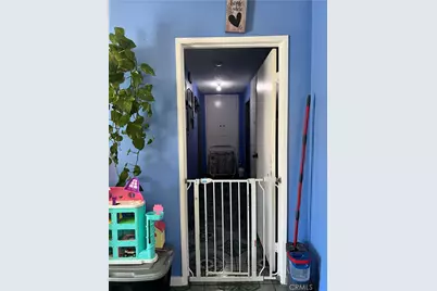 9122 S Hoover Street, Los Angeles, CA 90044 - Photo 21