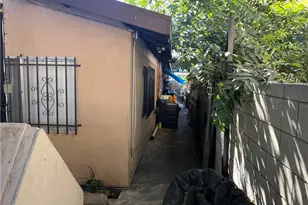 9122 S Hoover St, Los Angeles, CA 90044 - Photo 5