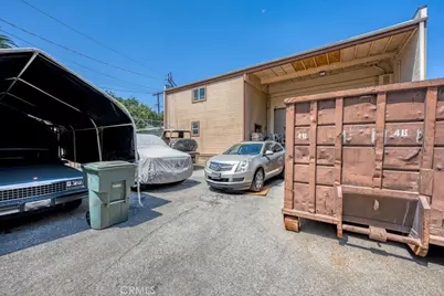 2076 E Walnut Street, Pasadena, CA 91107 - Photo 13