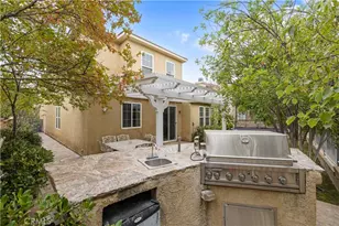 26821 Peppertree Dr, Valencia, CA 91381 - Photo 57