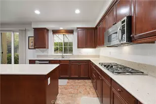 26821 Peppertree Dr, Valencia, CA 91381 - Photo 19