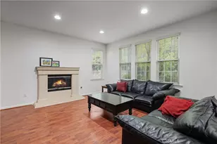 26821 Peppertree Dr, Valencia, CA 91381 - Photo 23