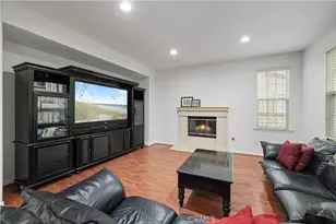 26821 Peppertree Dr, Valencia, CA 91381 - Photo 21