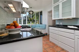 8383 Wyndham Rd, Los Angeles, CA 90046 - Photo 13