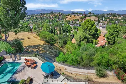 21727 Ulmus Drive, Woodland Hills, CA 91364 - Photo 37