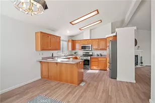 20033 Emerald Creek Dr, Canyon Country, CA 91351 - Photo 5