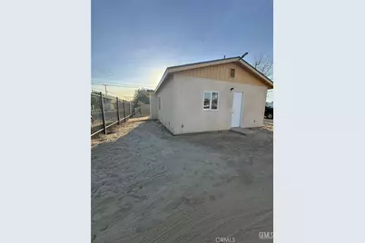 214 Madison Street, Bakersfield, CA 93307 - Photo 5