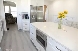 42453 Surrey Ct, Quartz Hill, CA 93536 - Photo 11