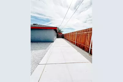 7851 Greenwood Avenue, California City, CA 93505 - Photo 29