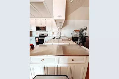 7851 Greenwood Avenue, California City, CA 93505 - Photo 9