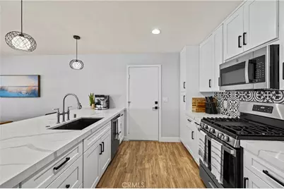 322 South Victoria Avenue, Ventura, CA 93003 - Photo 13