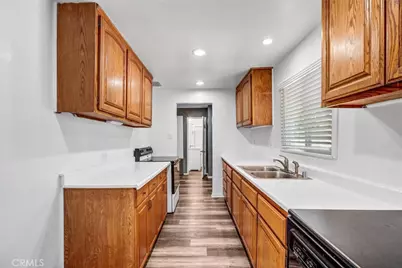 9246 Rowell Ave., Chatsworth, CA 91311 - Photo 11