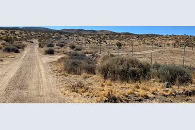 7300 E Mt Emma Road, Palmdale, CA 93550 - Photo 13