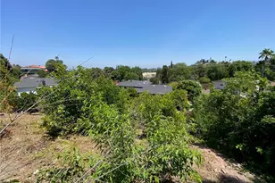 5323 Del Moreno Dr, Woodland Hills, CA 91364 - Photo 17