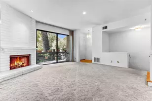 21821 Burbank, Woodland Hills, CA 91367 - Photo 5