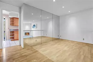 21821 Burbank, Woodland Hills, CA 91367 - Photo 9