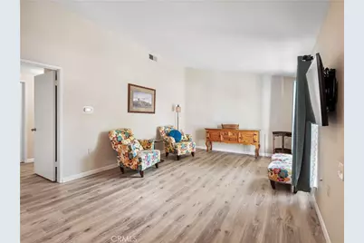 19126 Avenue Of The Oaks #C, Newhall, CA 91321 - Photo 3