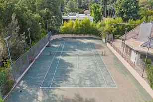 5200 Collier Pl, Woodland Hills, CA 91364 - Photo 63