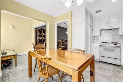 18242 Burbank Boulevard #8, Tarzana, CA 91356 - Photo 11