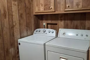 15455 Glenoaks Blvd, Sylmar, CA 91342 - Photo 21