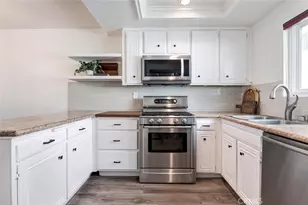 14332 Dickens, Sherman Oaks, CA 91423 - Photo 13