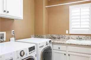 2827 Arbella, Thousand Oaks, CA 91362 - Photo 37