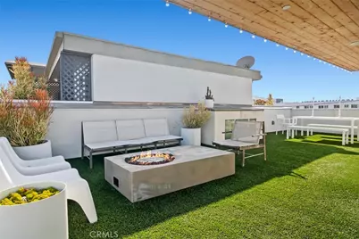 6736 W Hepburn Way, Los Angeles, CA 90038 - Photo 35