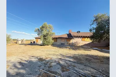 8539 W Avenue L, Lancaster, CA 93536 - Photo 11