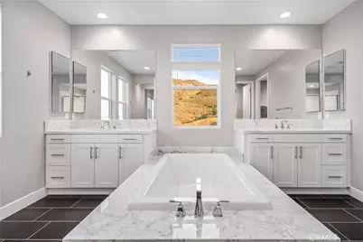 25051 Hidden Willow Circle, Canyon Country, CA 91387 - Photo 33