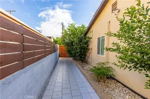 22020 Saticoy St, Canoga Park, CA 91303 - Photo 17