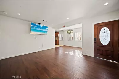 22020 Saticoy Street, Canoga Park, CA 91303 - Photo 3