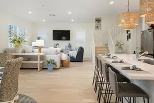 20912 Silvergate Wy, Newhall, CA 91321 - Photo 13