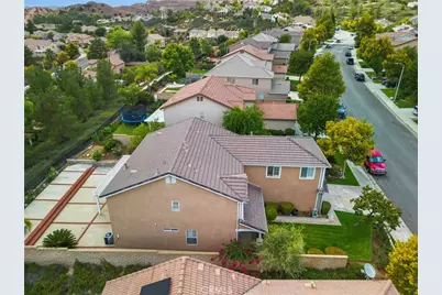 27922 Bridlewood Drive, Castaic, CA 91384 - Photo 5