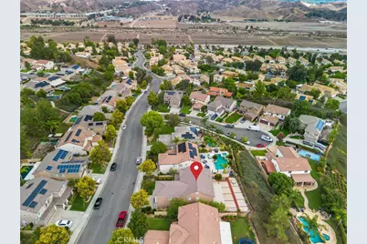 27922 Bridlewood Drive, Castaic, CA 91384 - Photo 9