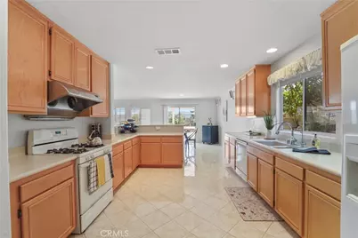 27922 Bridlewood Drive, Castaic, CA 91384 - Photo 33