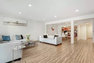 18324 Clark #119, Tarzana, CA 91356 - Photo 3