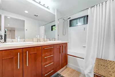18324 Clark #119, Tarzana, CA 91356 - Photo 9