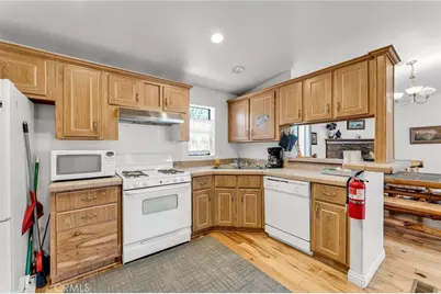 1124 W Country Club Boulevard, Big Bear City, CA 92314 - Photo 11