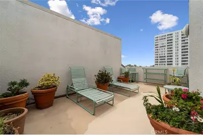 2910 Neilson Way #503, Santa Monica, CA 90405 - Photo 15