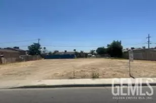 225 S Owens St, Bakersfield, CA 93307 - Photo 1