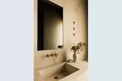 12100 Hillslope Street, Studio City, CA 91604 - Photo 17