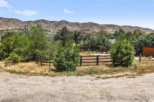 8768 Leona Ave, Leona Valley, CA 93551 - Photo 23