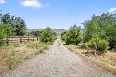 8768 Leona Avenue, Leona Valley, CA 93551 - Photo 35