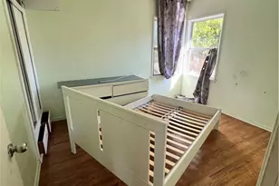 1037 Kewen, San Fernando, CA 91340 - Photo 11