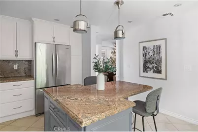 18135 Burbank Boulevard #3, Tarzana, CA 91356 - Photo 17