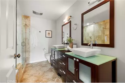 18135 Burbank Boulevard #3, Tarzana, CA 91356 - Photo 33