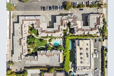 18135 Burbank Boulevard #3, Tarzana, CA 91356 - Photo 69