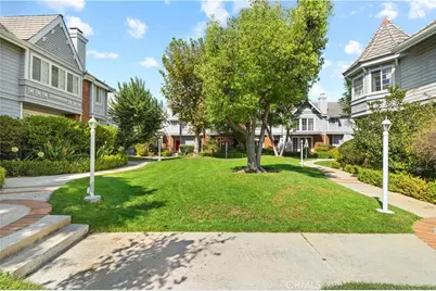 18135 Burbank Boulevard #3, Tarzana, CA 91356 - Photo 61