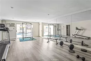 7035 Woodley Ave, Van Nuys, CA 91406 - Photo 21