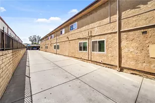 9051 Cedros Ave, Panorama City, CA 91402 - Photo 23